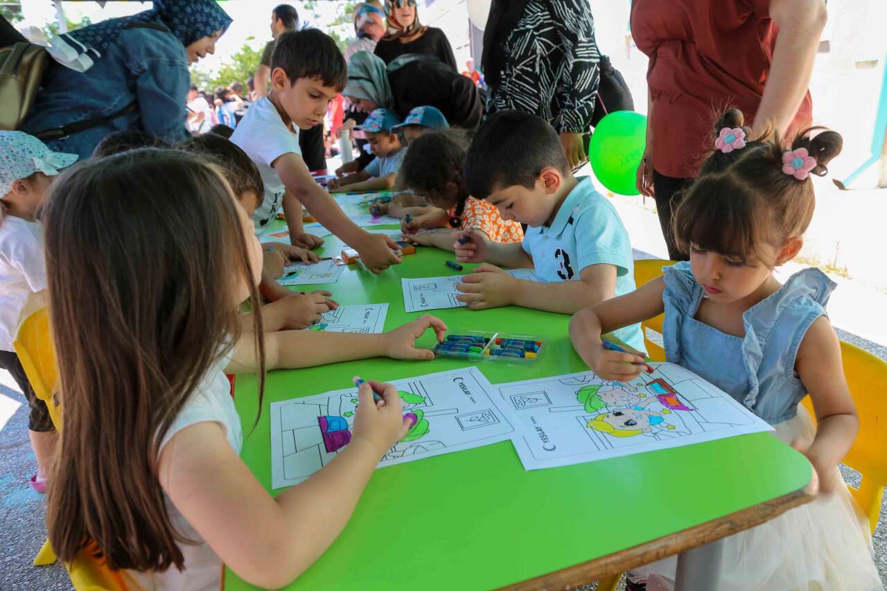 Meram’da telefon ve tableti kenara bırakan çocuklar bağımsızlık örneği verdi 7